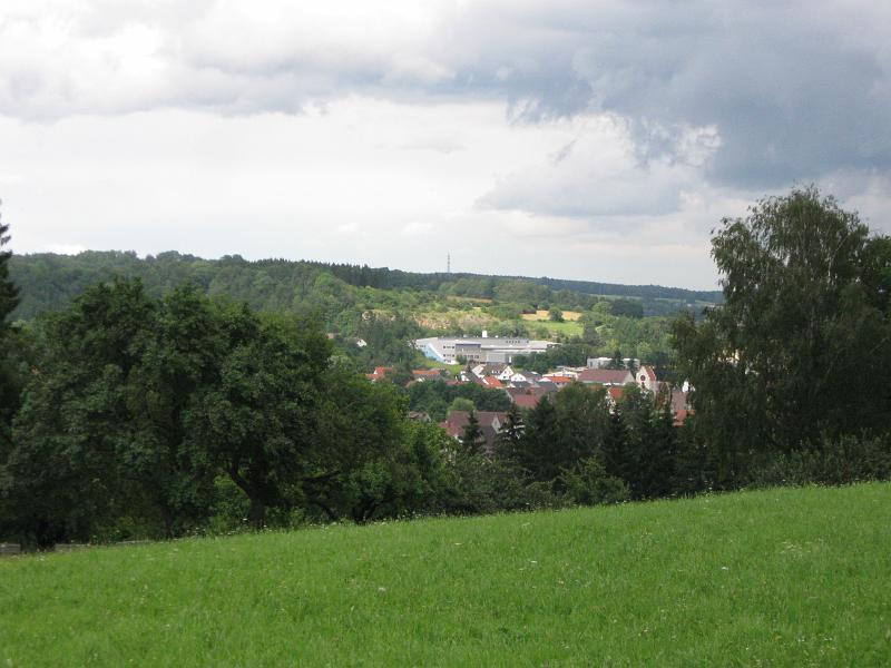 090707danke (11).jpg - ...und der Blick kann hinuntergehen ins Dorf.